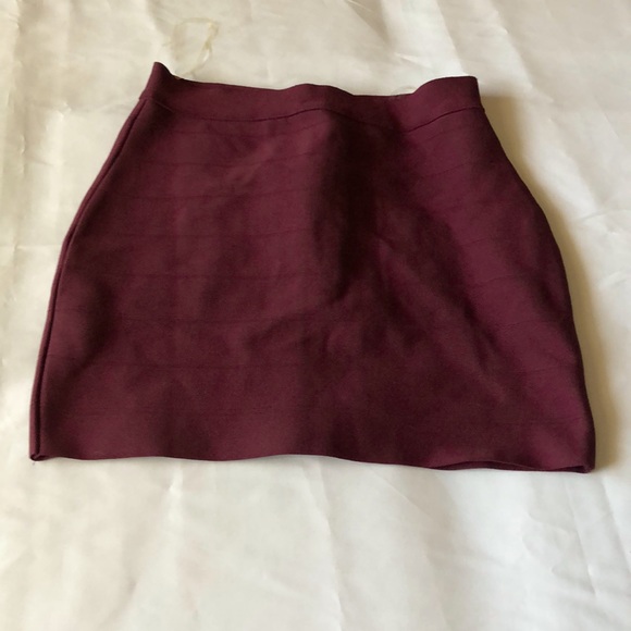 Women’s size medium Windsor wine color mini skirt - Picture 1 of 11